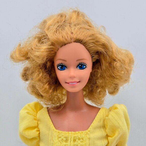 Vintage Magic Curl Barbie Doll 1981 3856 Original Yellow Dress Mattel Read - Picture 3 of 16